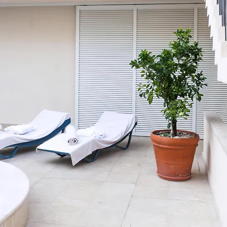 Illustrious Brac 6 Bedrooms Waterfront Private Pool Balcony With Beautiful Views Villa