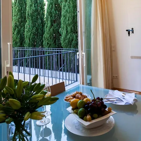Illustrious Brac 6 Bedrooms Waterfront Private Pool Balcony With Beautiful Views Bol