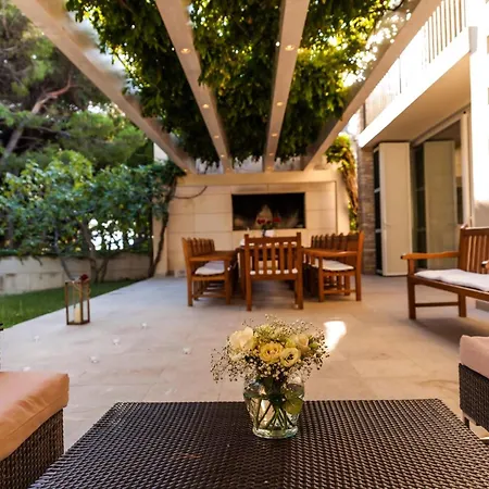 Illustrious Brac 6 Bedrooms Waterfront Private Pool Balcony With Beautiful Views