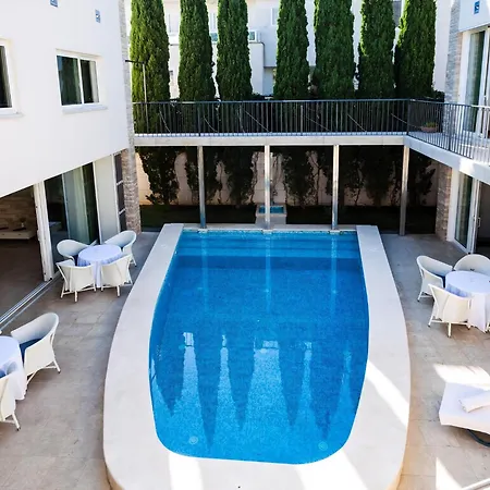 Illustrious Brac 6 Bedrooms Waterfront Private Pool Balcony With Beautiful Views Villa *
