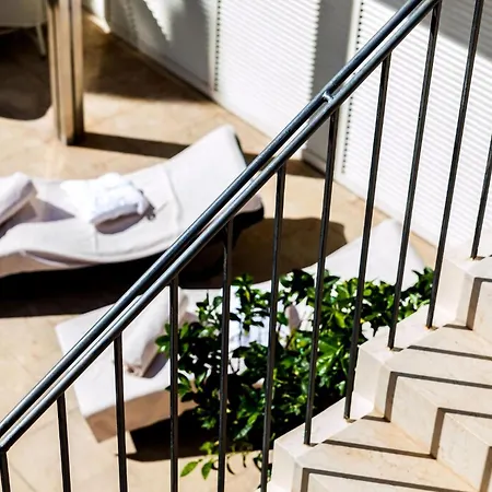 Villa Illustrious Brac 6 Bedrooms Waterfront Private Pool Balcony With Beautiful Views *