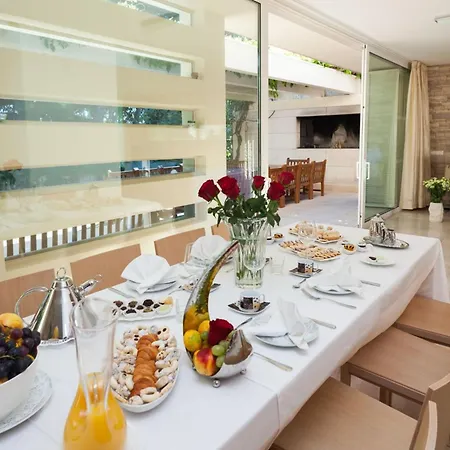 Villa Illustrious Brac 6 Bedrooms Waterfront Private Pool Balcony With Beautiful Views *