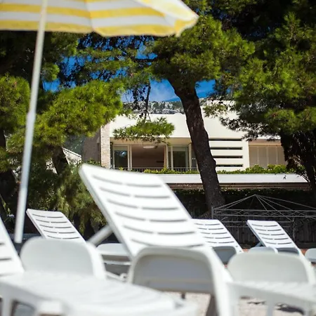 Illustrious Brac 6 Bedrooms Waterfront Private Pool Balcony With Beautiful Views Villa