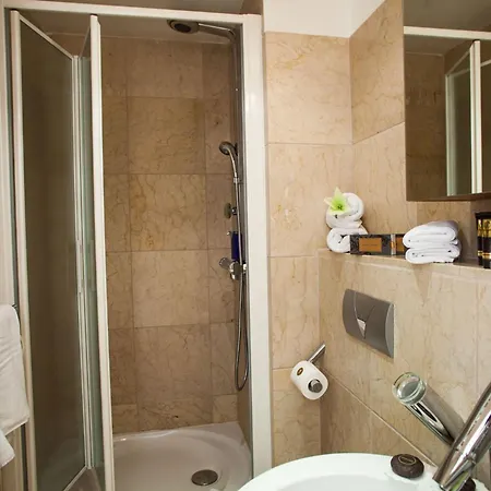 Villa Illustrious Brac 6 Bedrooms Waterfront Private Pool Balcony With Beautiful Views *