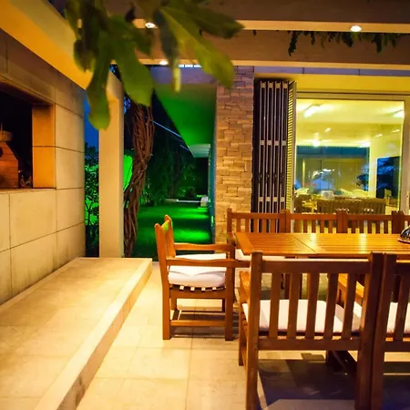 Illustrious Brac 6 Bedrooms Waterfront Private Pool Balcony With Beautiful Views