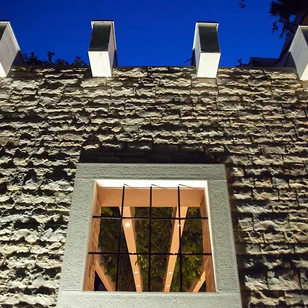 Illustrious Brac 6 Bedrooms Waterfront Private Pool Balcony With Beautiful Views Villa Bol