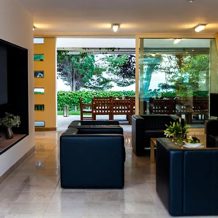 Illustrious Brac 6 Bedrooms Waterfront Private Pool Willa *