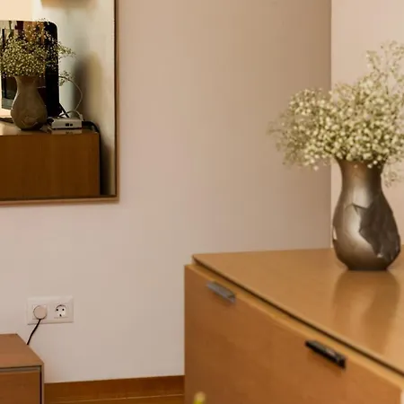 Βίλα Illustrious Brac 6 Bedrooms Waterfront Private Pool