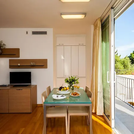 Βίλα Illustrious Brac 6 Bedrooms Waterfront Private Pool Μπολ