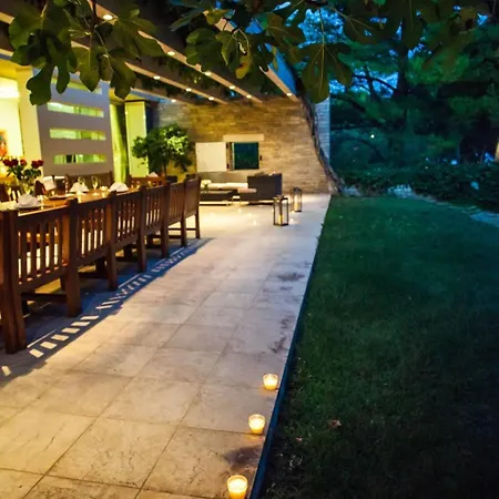 Villa Illustrious Brac 6 Bedrooms Waterfront Private Pool Balcony With Beautiful Views *