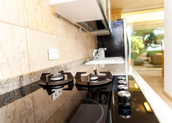 Illustrious Brac 6 Bedrooms Waterfront Private Pool * Bol