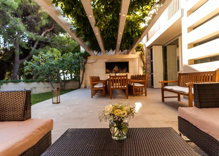 Illustrious Brac 6 Bedrooms Waterfront Private Pool Bol