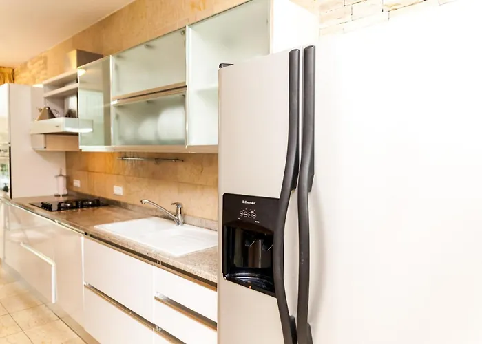 Willa Illustrious Brac 6 Bedrooms Waterfront Private Pool *