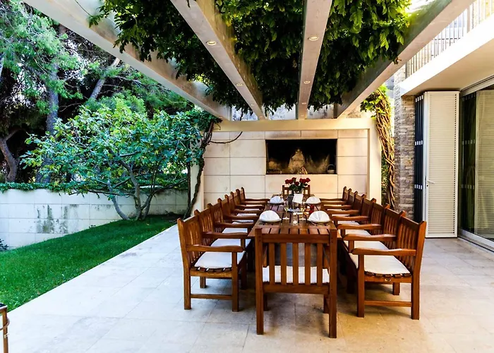 Willa Illustrious Brac 6 Bedrooms Waterfront Private Pool Bol