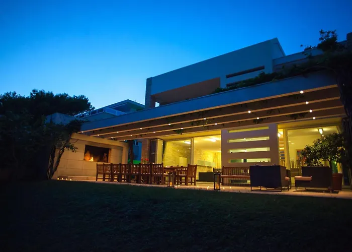 Willa Illustrious Brac 6 Bedrooms Waterfront Private Pool