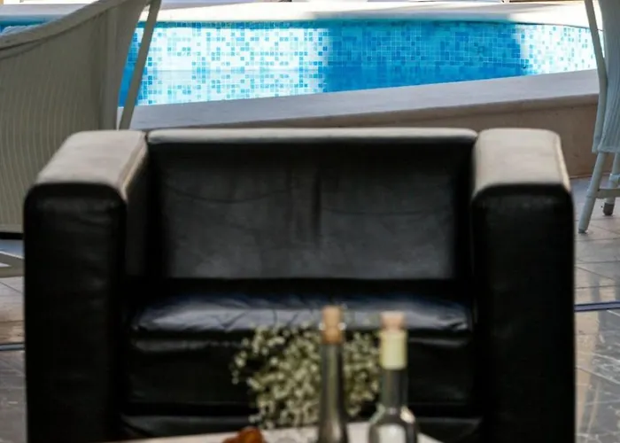 Illustrious Brac 6 Bedrooms Waterfront Private Pool