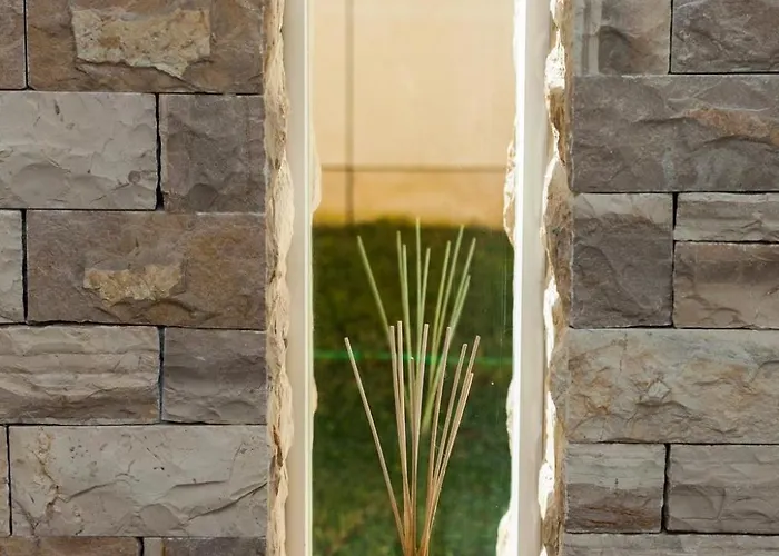 Illustrious Brac 6 Bedrooms Waterfront Private Pool