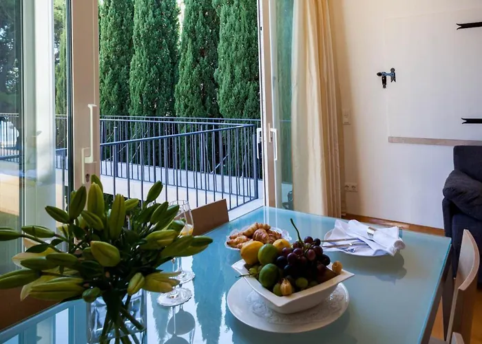 Illustrious Brac 6 Bedrooms Waterfront Private Pool *